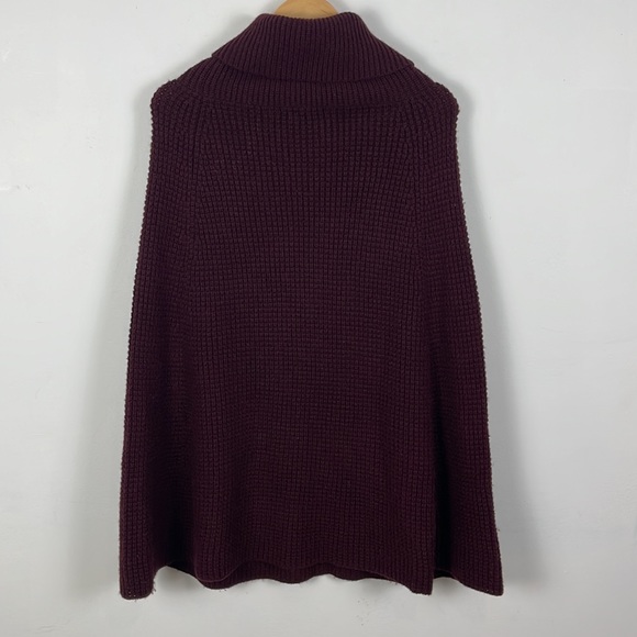 Lauren Ralph Lauren Turtleneck Honeycomb Caplet - O/S - Picture 7 of 7